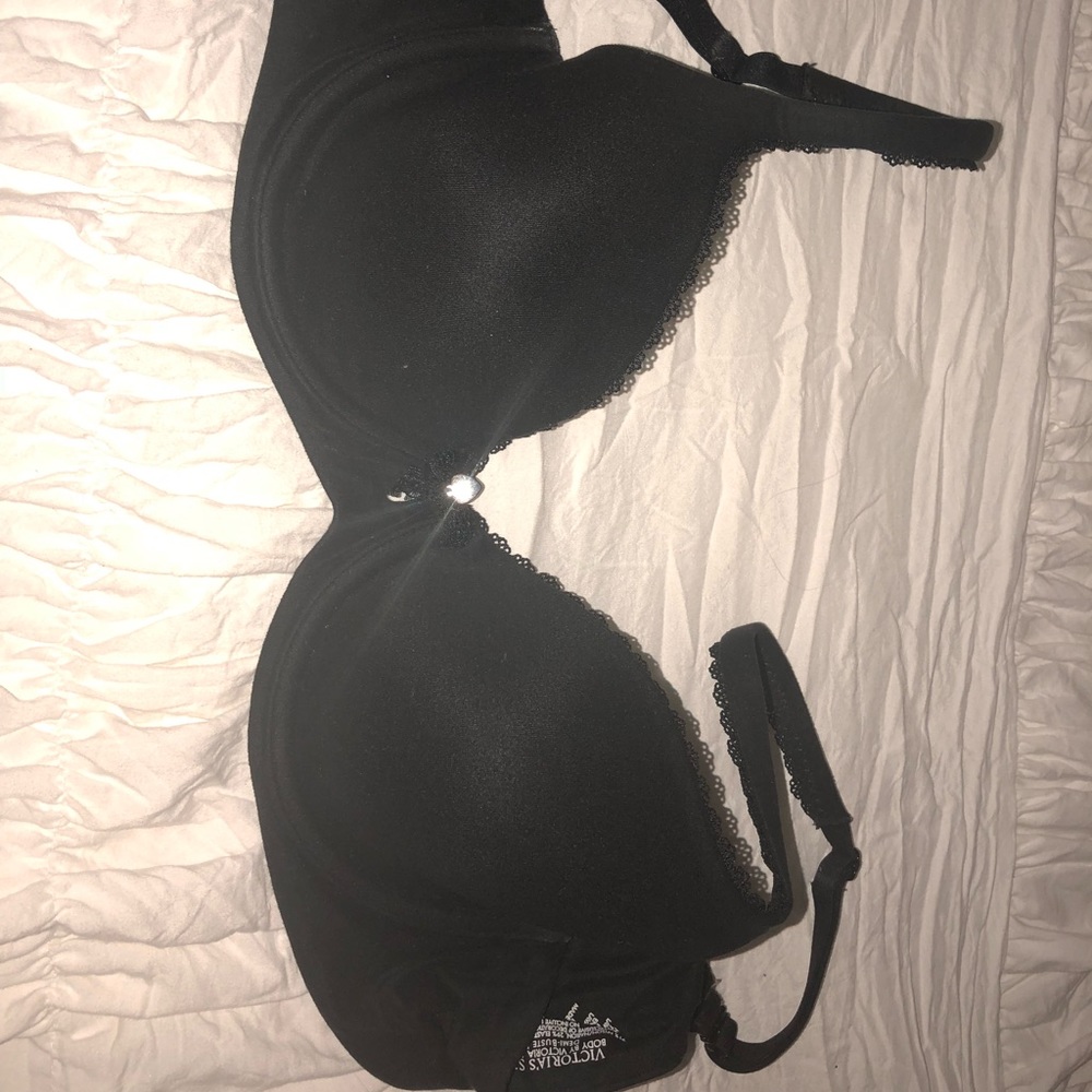 34B Victoria’s Secret Bra